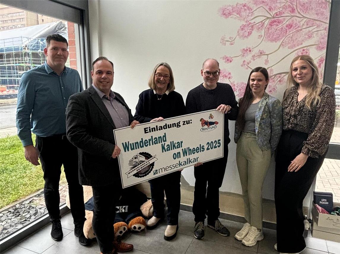 Rob Meijer (Messe Kalkar), Leon Westerhof (Messe Kalkar), Gabriele Hänsel (Elterninitiative Kinderkrebsklinik e.V.), André Zappey (Elterninitiative Kinderkrebsklinik e.V.), Berenda Trippen (Messe Kalkar), Finja Sverko (Messe Kalkar; v.l.) Foto: Messe Kalkar