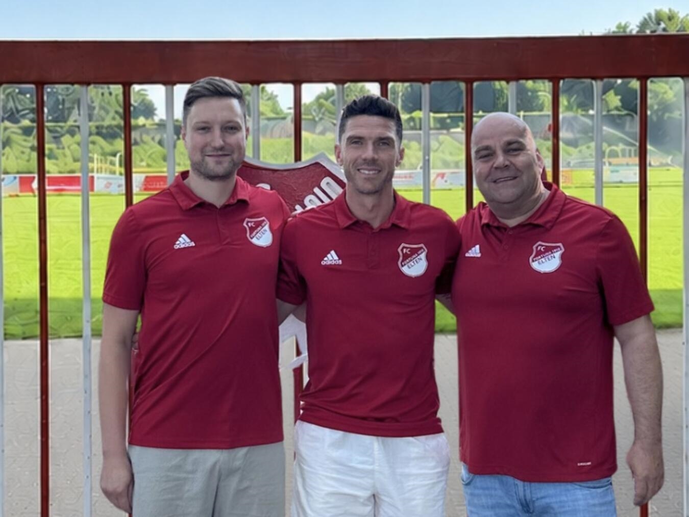 "Robin Gosens mit Sven Jansen und Luke Ketelaer bei Fortuna Elten Fußballspiel"