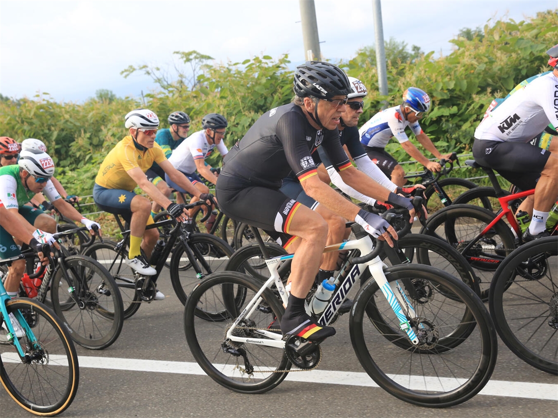 Robin Schumann von RRG Kleverland beim Rennen in Japan, Radsport-Event.