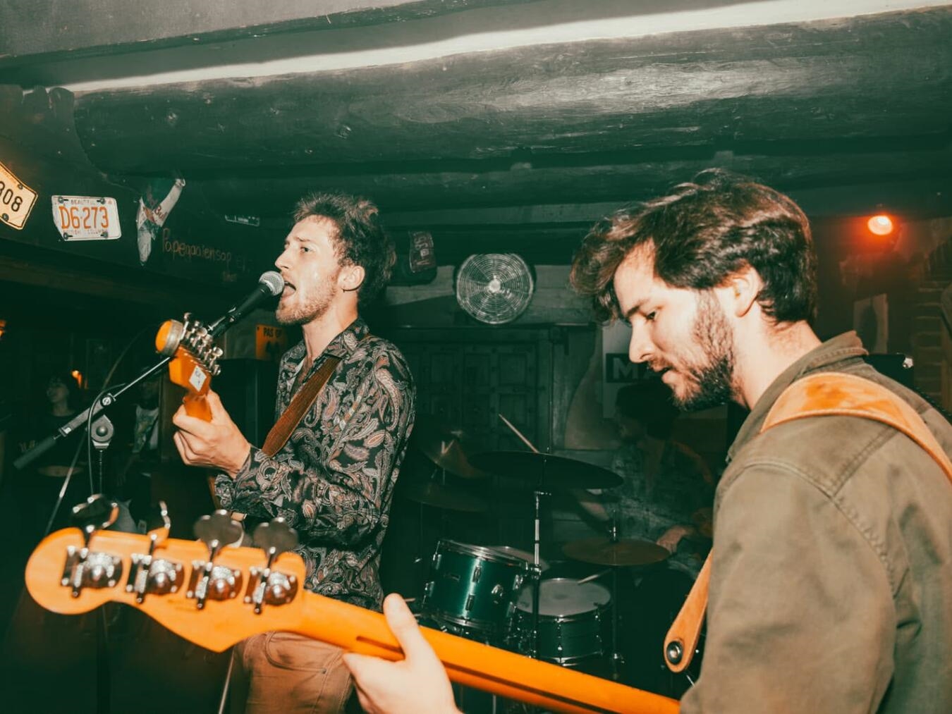 "Live-Auftritt der Nathan Becker Blues Band im Joker, rockiger Blues-Konzertabend im Sommer."