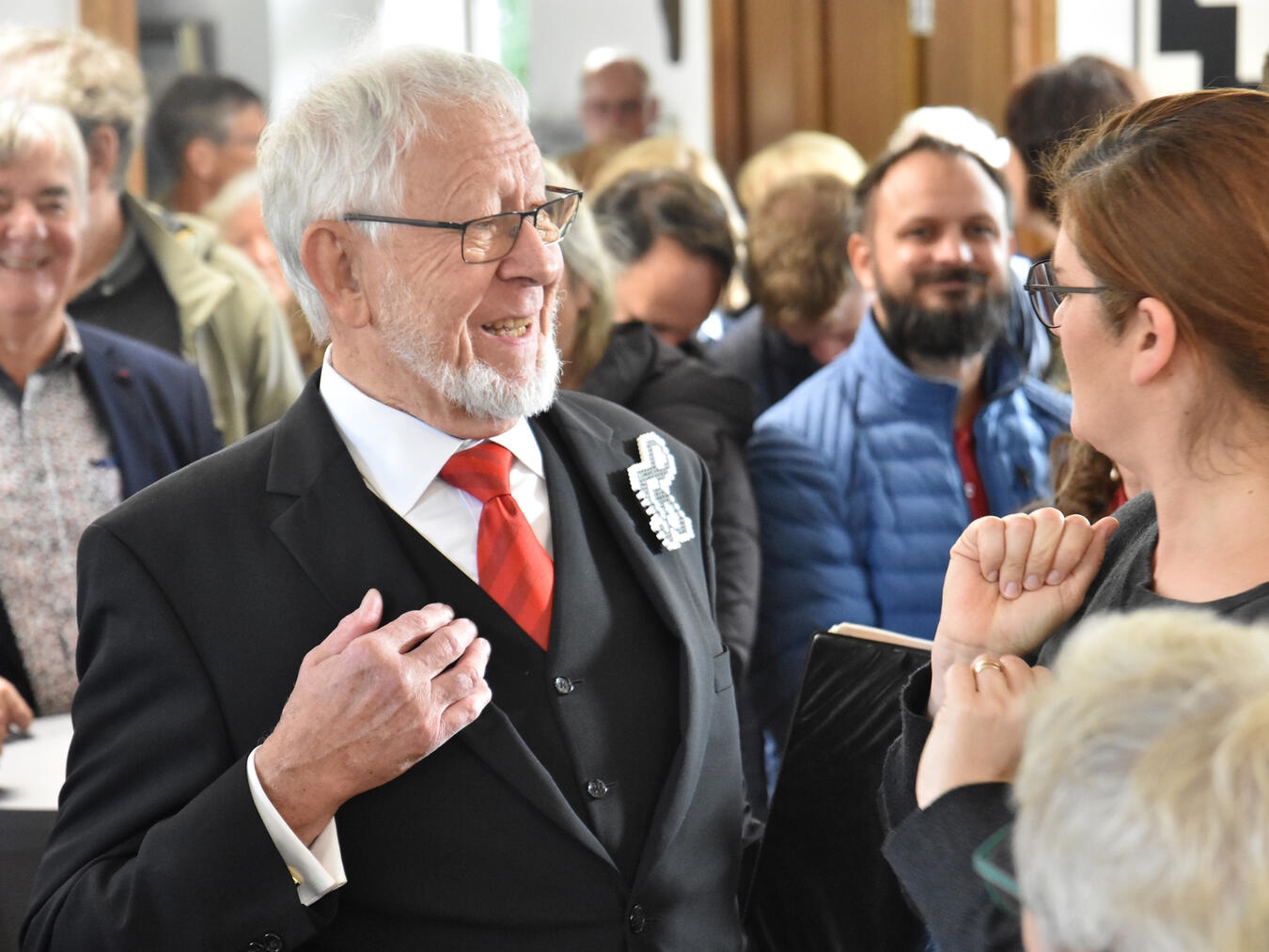 Rolf Pester mit Pfarrerin Yvonne Brück.Fotos: privat