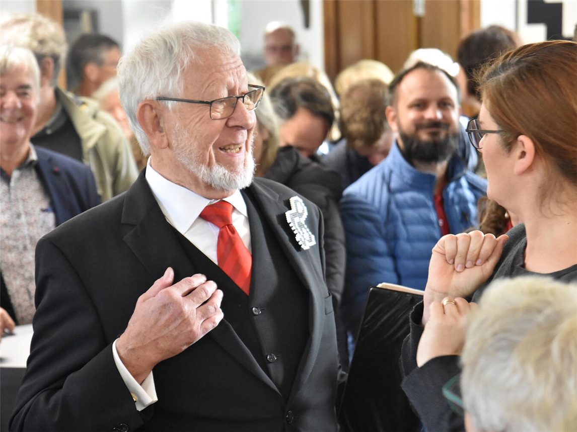 Rolf Pester mit Pfarrerin Yvonne Brück.Fotos: privat