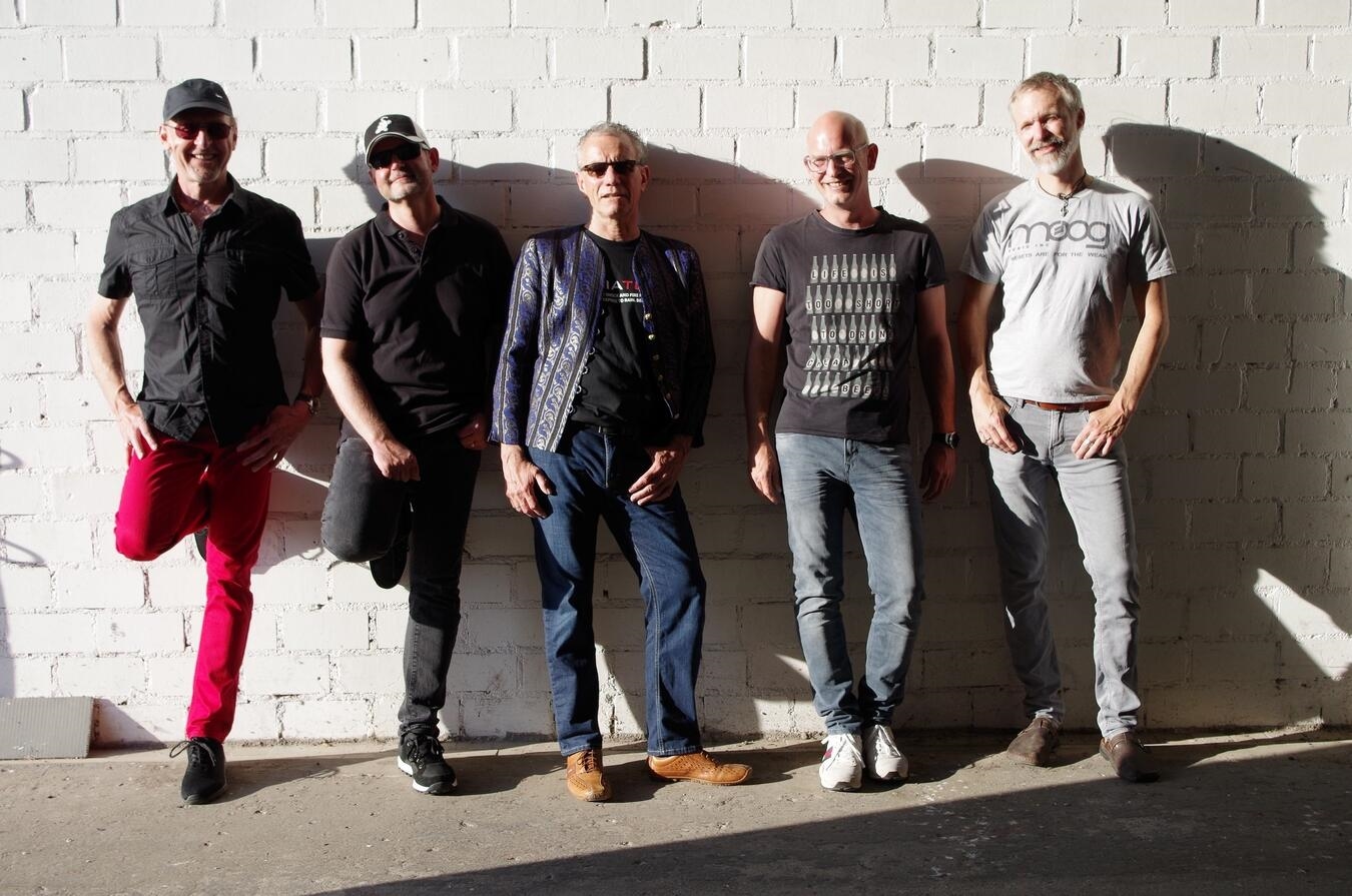 "RoxxBoxx Band spielt live beim Lampionfest in Issum, Festivalstimmung, Musik, Nachtveranstaltung"