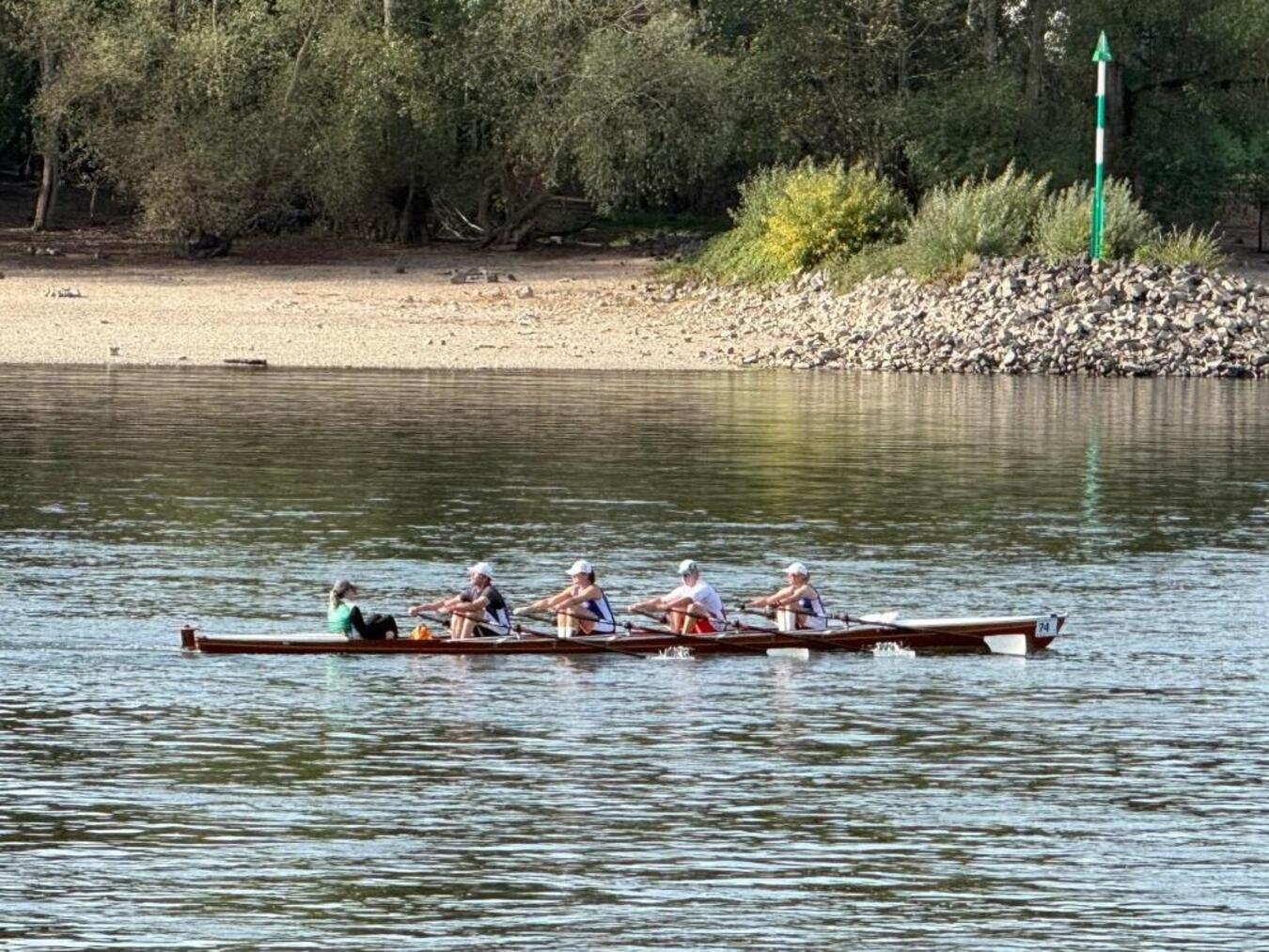 "Ruderer und Steuerleute im Wettkampf, Kleve Renngemeinschaft, Bootssport auf dem Wasser"