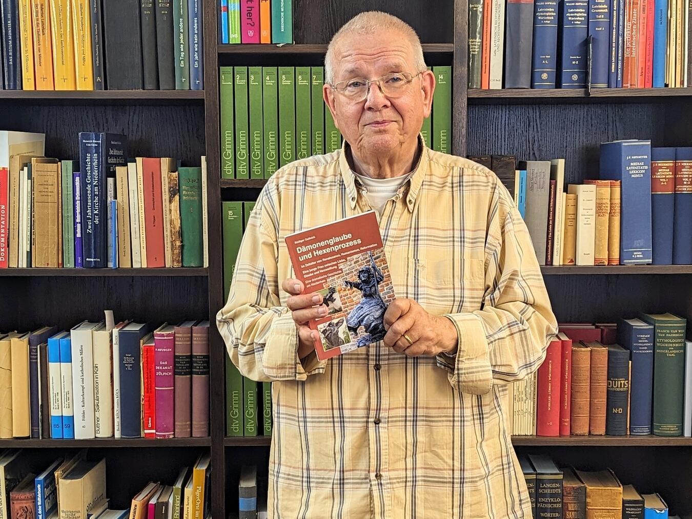 Hexen und Dämonenglaube
am linken Niederrhein Rüdiger Gollnick stellt sein neues Buch „Dämonenglaube und Hexenprozess im Zeitalter von Renaissance, Humanismus und Reformation“ vor.Foto: J. Kurschatke