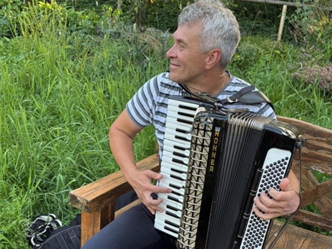 "Salonmusik und Tanzmusik mit Schlager und Märschen am 19. August"
