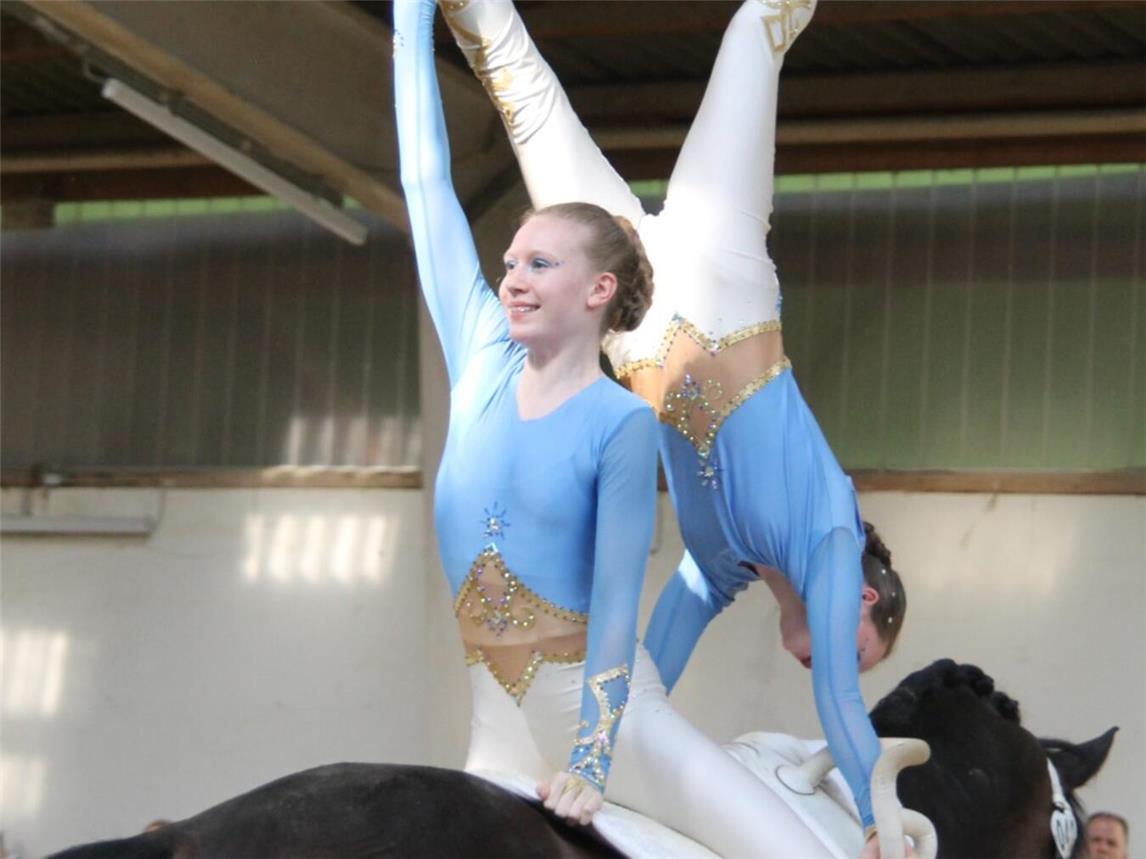 Sarah Pullich von der Voltigierabteilung des Clubs der Pferdefreunde Goch. Foto: privat