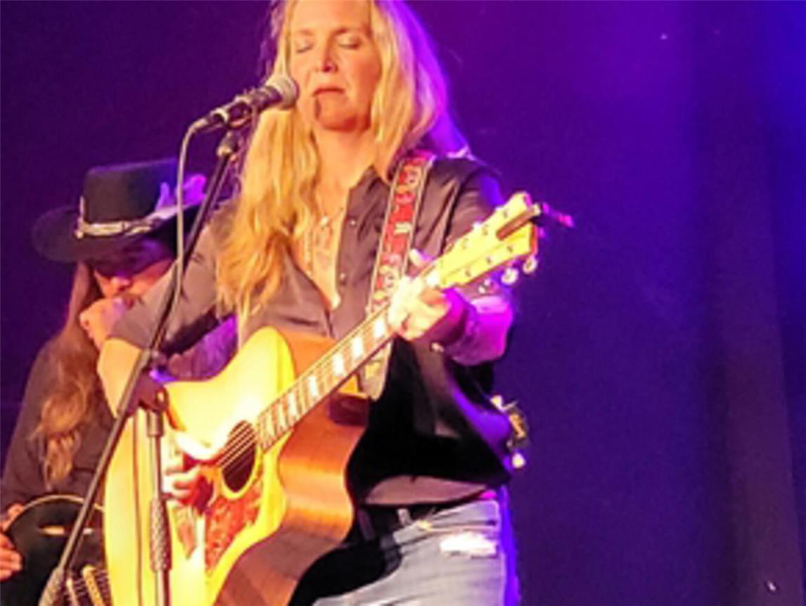 Sarah Smith ist eine leidenschaftliche, talentierte Sängerin /Songwriterin aus Kanada. Foto: Sarah Smith