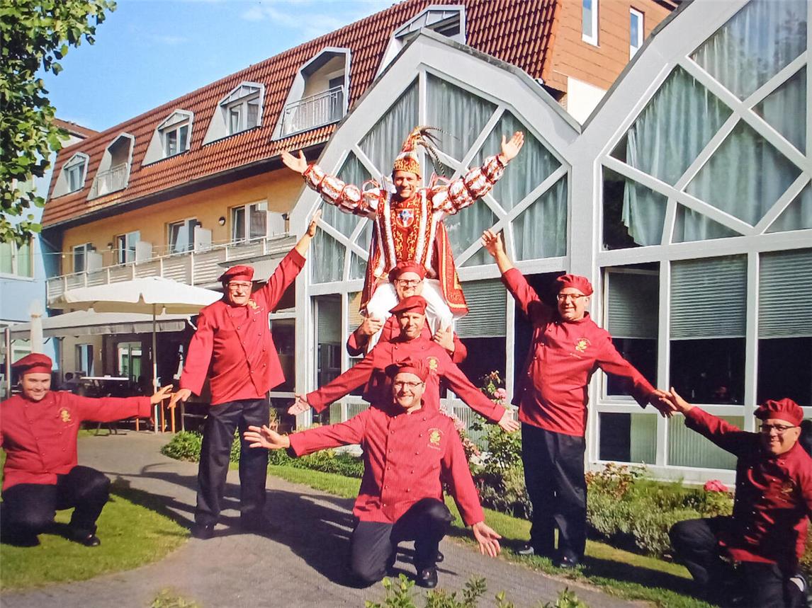 Sascha I. und seine Gardeköche sind mit vollem Einsatz dabei. Foto: privat