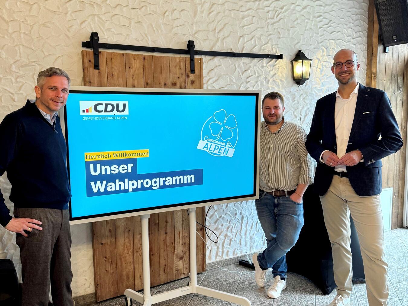 Sascha van Beek, Frederik Paul und Ludger Staymann (v.l.) bei der Präsentation des Wahlprogramms. Foto: privat