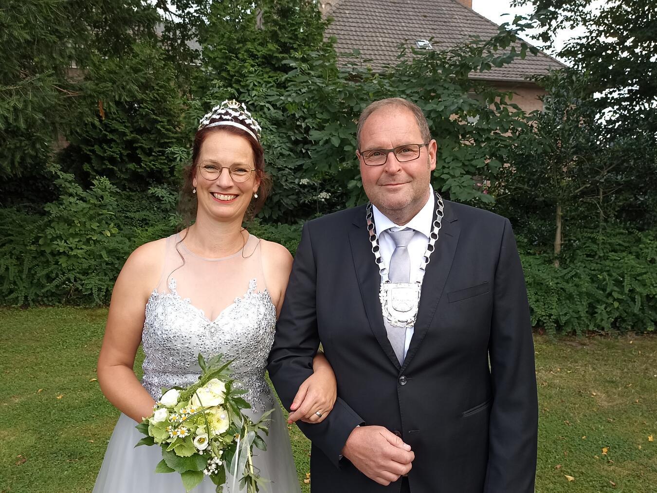 Schützenkönig Frank Ferber mit Königin Michaela Scheepers. Foto: BSV Mehr 1484