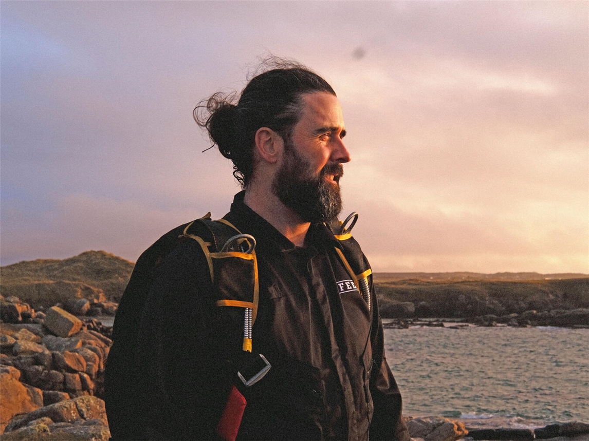 Seán Feeny präsentiert nach zehn Jahren Arbeit sein Debutalbum „Galactic Tides“. Foto: Charlie Joe Doherty