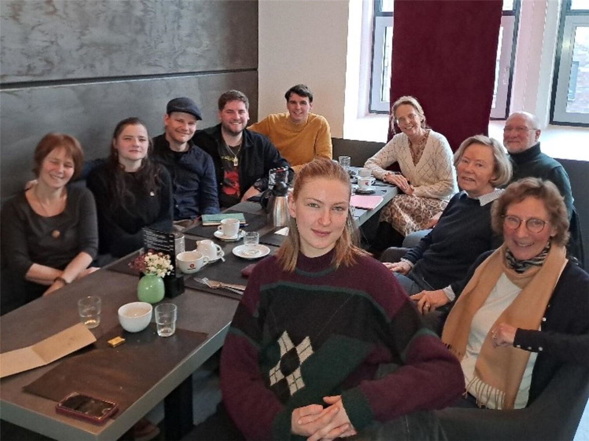 Ensemble des Theaters im Fluss inszeniert Stück über Gefahren sozialer Medien, in Zusammenarbeit mit dem Kinderschutzbund Kleve.