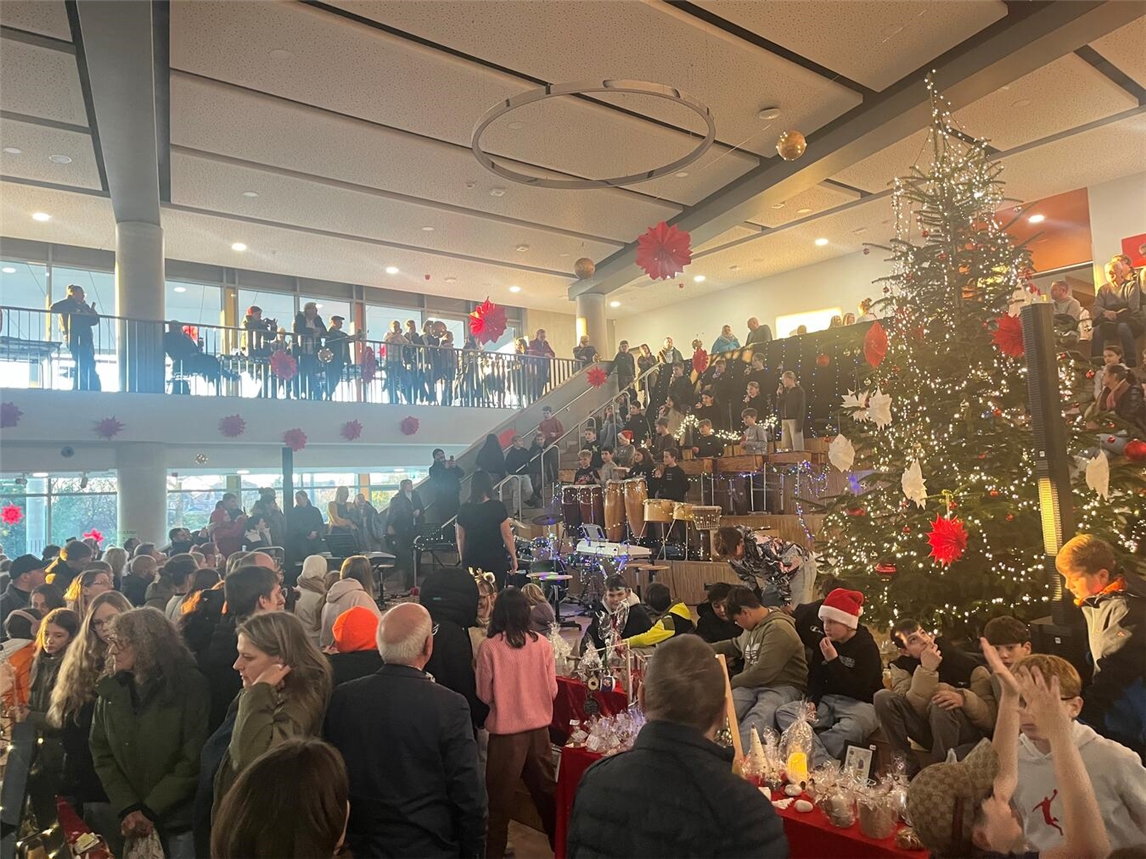 Sehr gut besucht war der Adventsmarkt an der Realschule An der Fleuth.Foto: privat