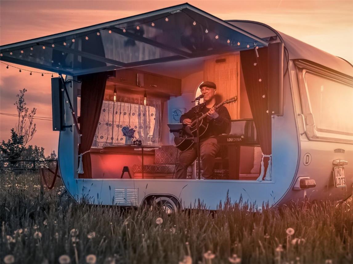 Sein Konzert-Repertoire ist ein Potpourri für Jung und Alt. Foto: TIK Theater Emmerich