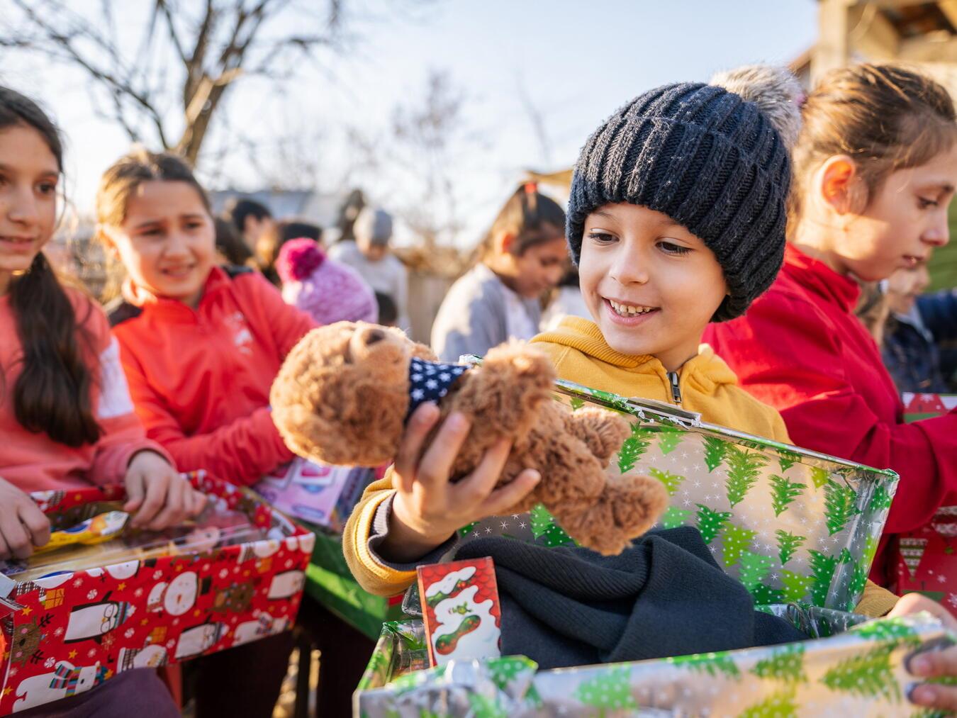 Seit 1993 wurden im Rahmen der Aktion über 220 Millionen Geschenkkartons auf die Reise zu Kindern in mehr als 170 Ländern und Regionen gebracht. Foto: WiS
