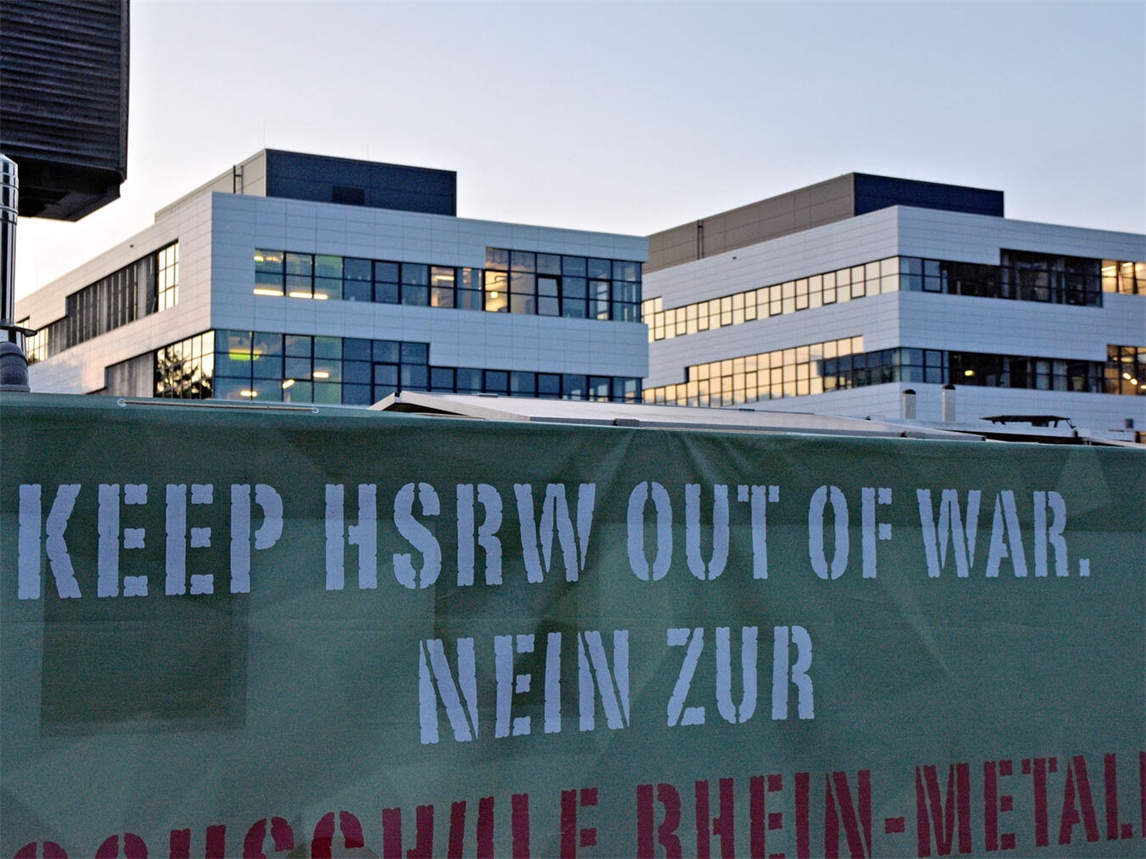 "Studentenprotest HSRW gegen Rheinmetall-Kooperation, Rüdiger Dehnen"