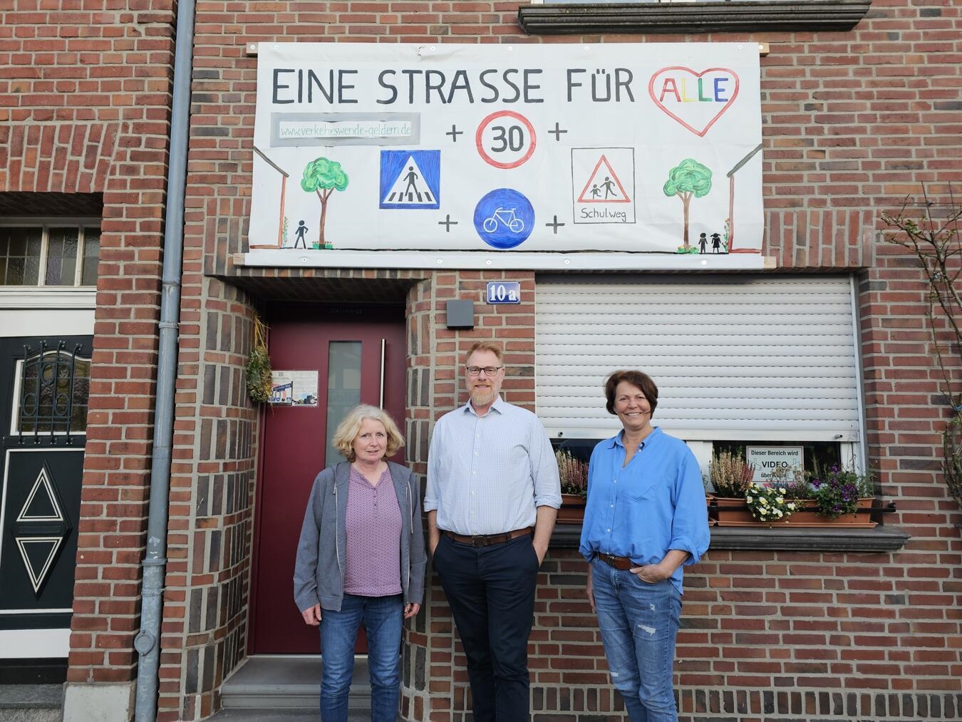 Setzen sich auf dem Boeckelter Weg für die Verkehrswende ein: (v.l.) Monika van Bebber, Ralf Sieben und Silvia Mölders. NN-Foto: TL