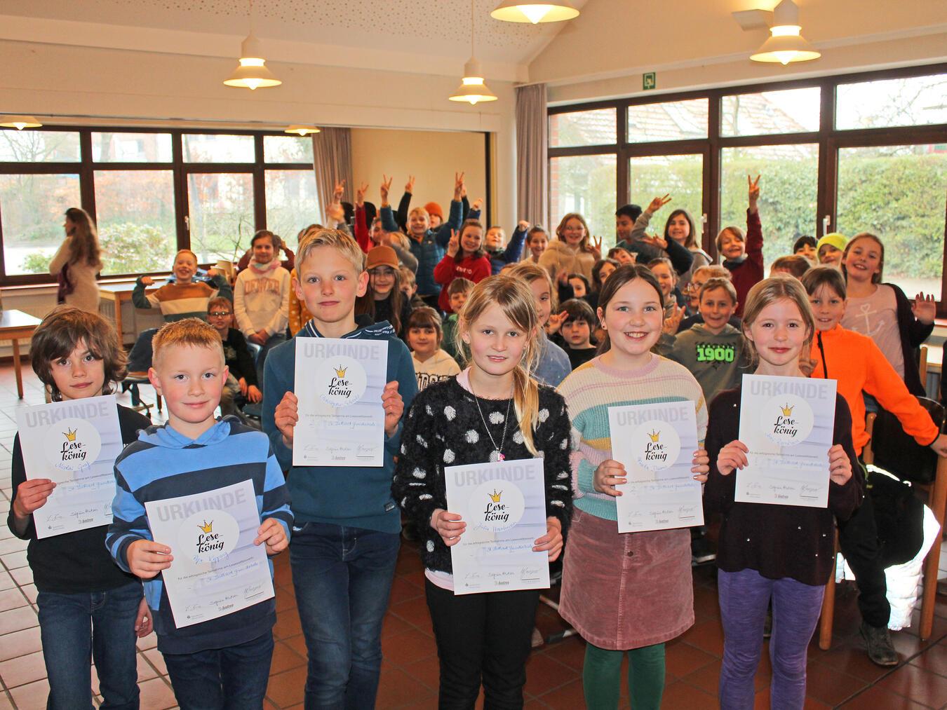 Sie alle sind echte Sieger: (v.l.) Nicolai Graf, Pepe Kipping, Christopher Schmitz, Julia Hartmann, Frieda Daams und Anni Rambach.NN-Foto: Thomas Langer