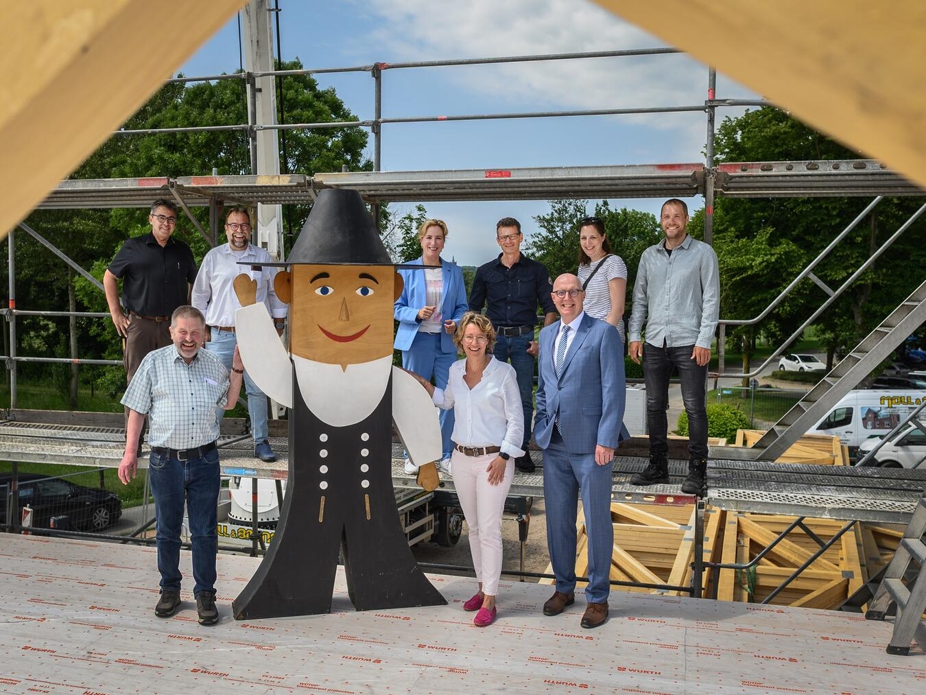 "Besichtigung Baufortschritt Berufskolleg Kleve durch lokale Führungskräfte und Bauleitung, Kreis Kleve"