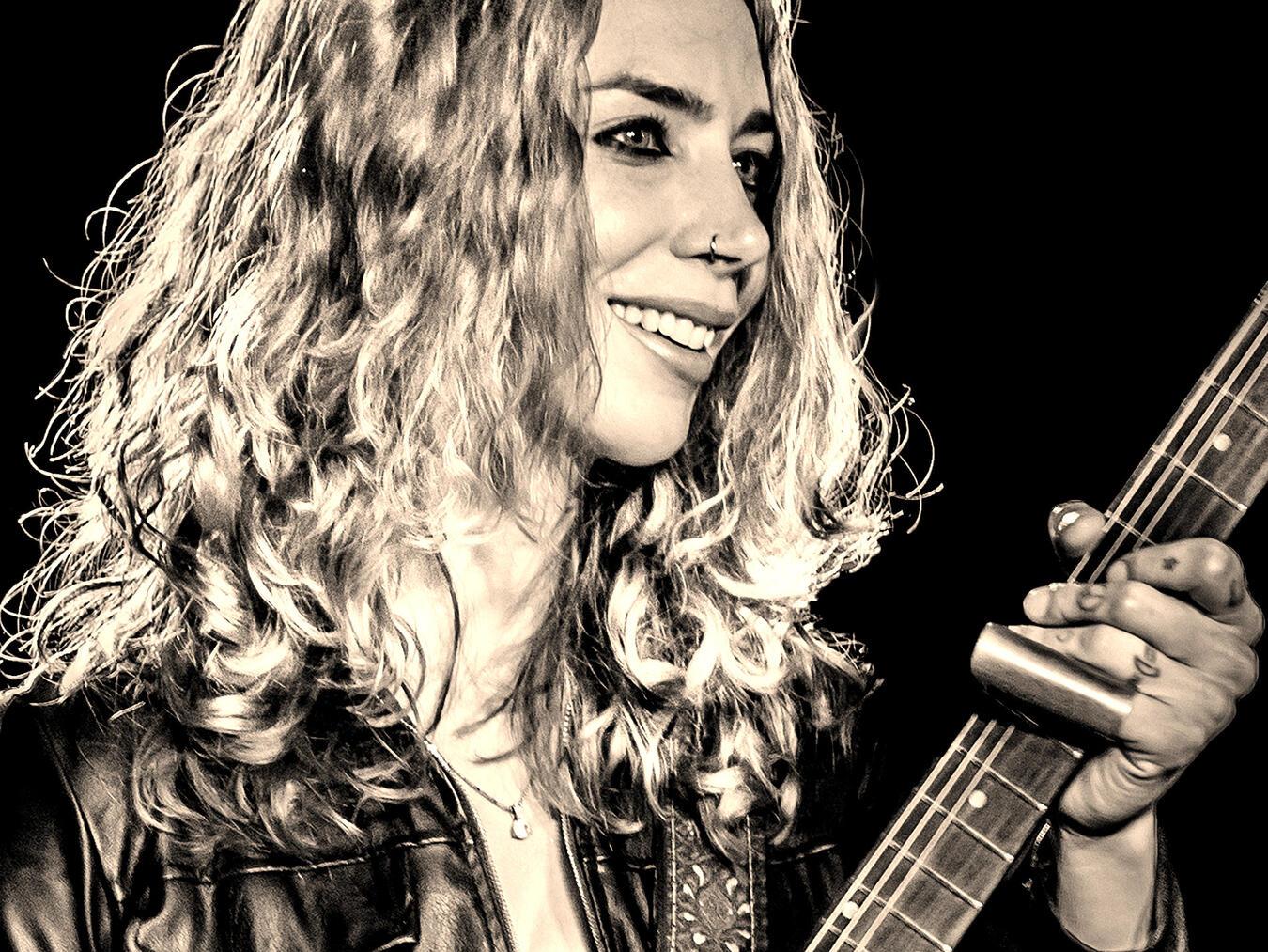Sie rockt den Blues Ende 2025: Vanja Sky. Foto: privat