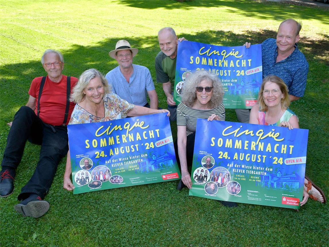 Sie sind bestens vorbereitet: Hans Bernd de Graaff Mechtild Janssen, Achim Zirwes, Bruno Schmitz, Conny Zander, Heike Nebbe und Norbert Kuenen vom Cinque-Team.NN-Foto: Rüdiger Dehnen.