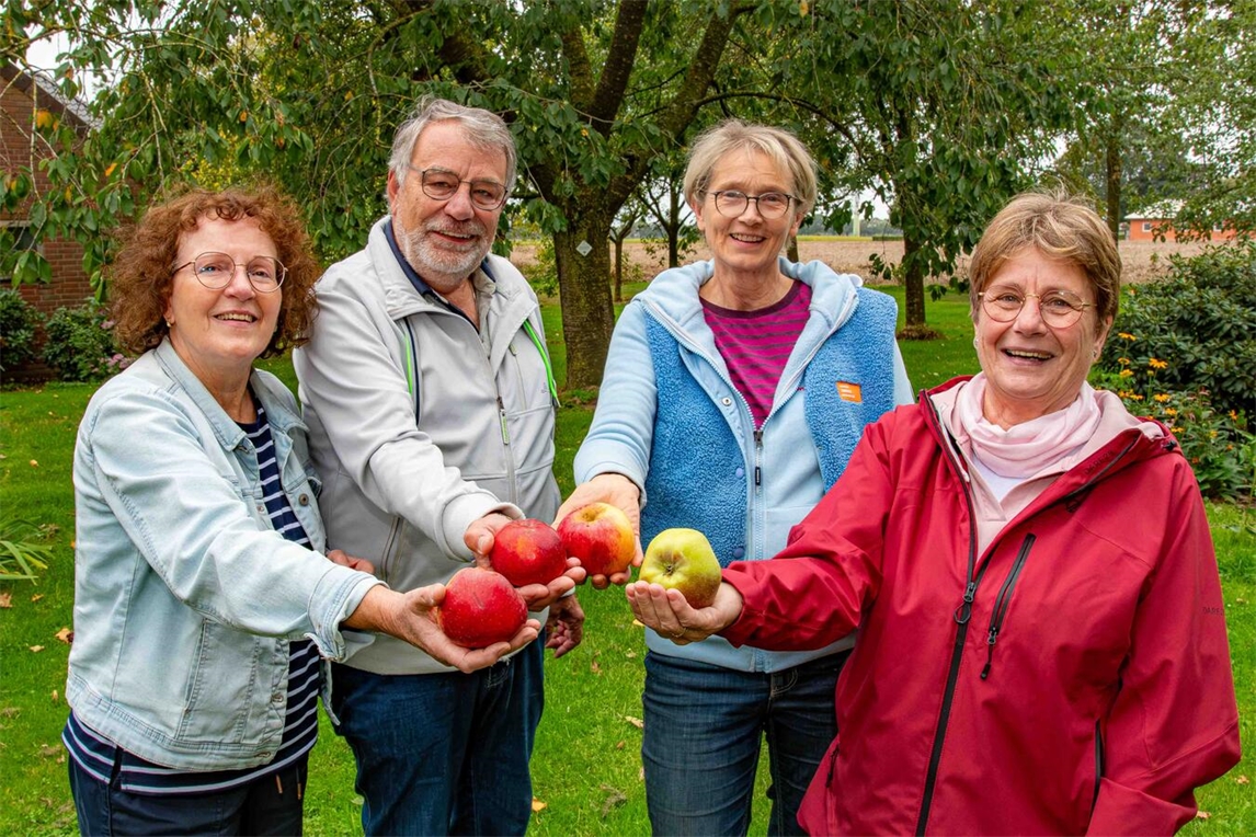 "Das „Moment Mal“-Team: Anna Schlautmann, Michael Junker, Gertrud Aymans-Helmig, Maria Müller (Margret Teuwsen fehlt)."
