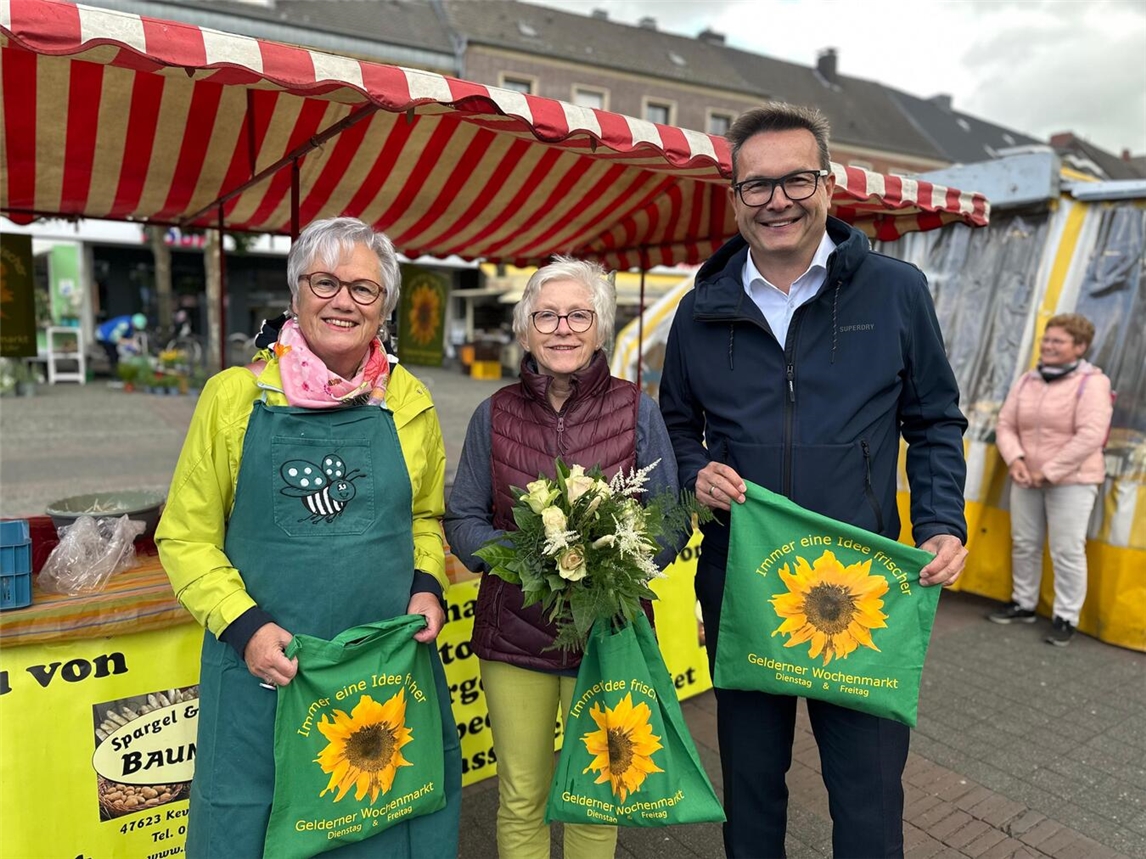 Margret Voßeler-Deppe, Gaby Winkler und Bürgermeister Sven Kaiser, Geldern, Event 2025. Foto: Stadt Geldern/Terhorst.