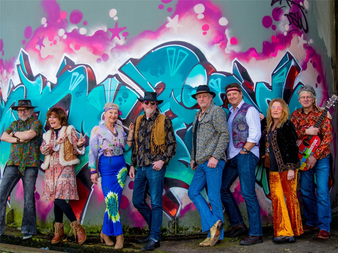 "Woodstock-Feeling mit The Woodstock Tribute Band live in Zyfflich"