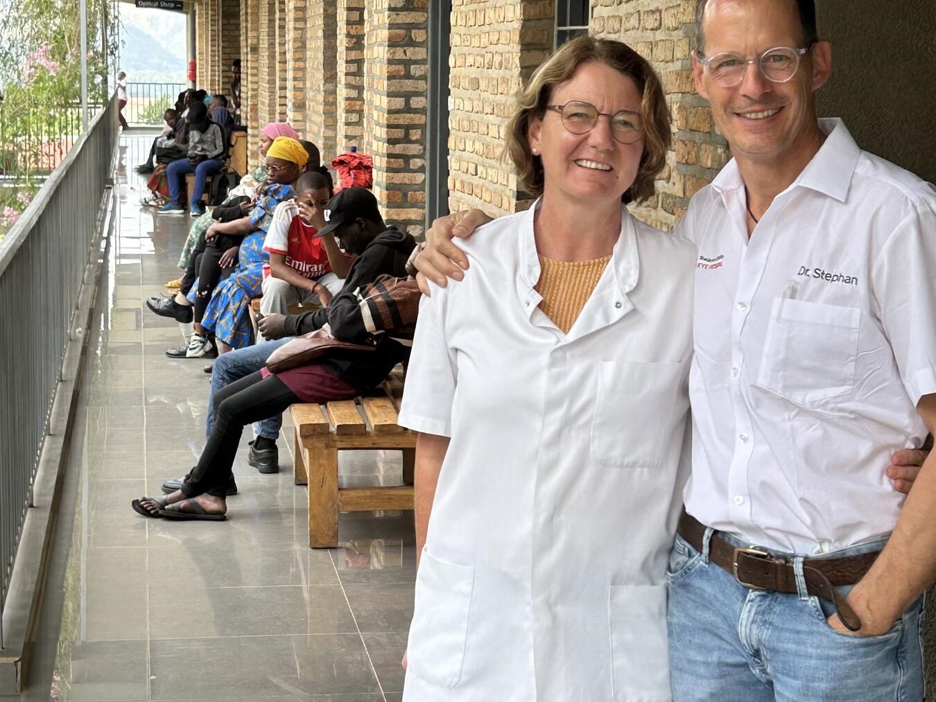 "Silke und Stephan Irle in Augenklinik Ruanda, medizinische Hilfe, humanitäre Arbeit"