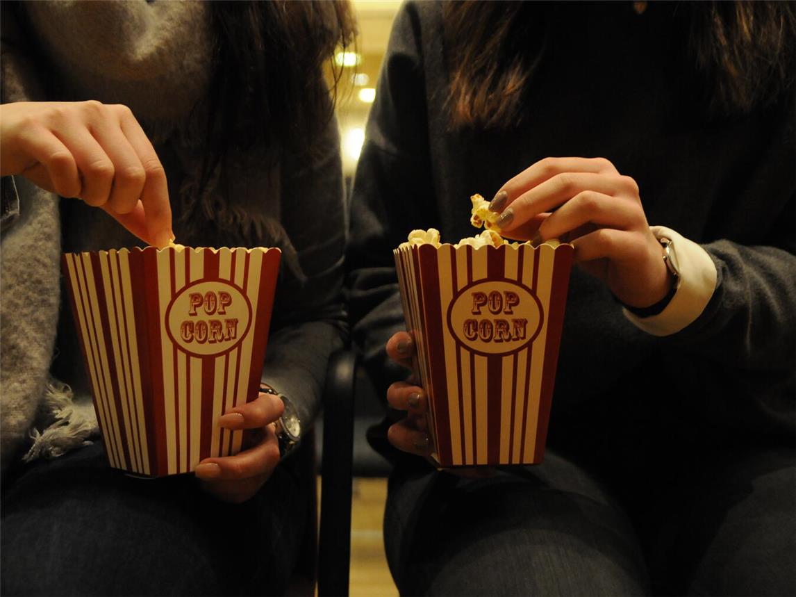 Snacks und Getränke gibt es beim Kinoabend kostenlos für die Besucher.  Foto: E. Hundertmarck Original, © Wallfahrtsstadt Kevelaer