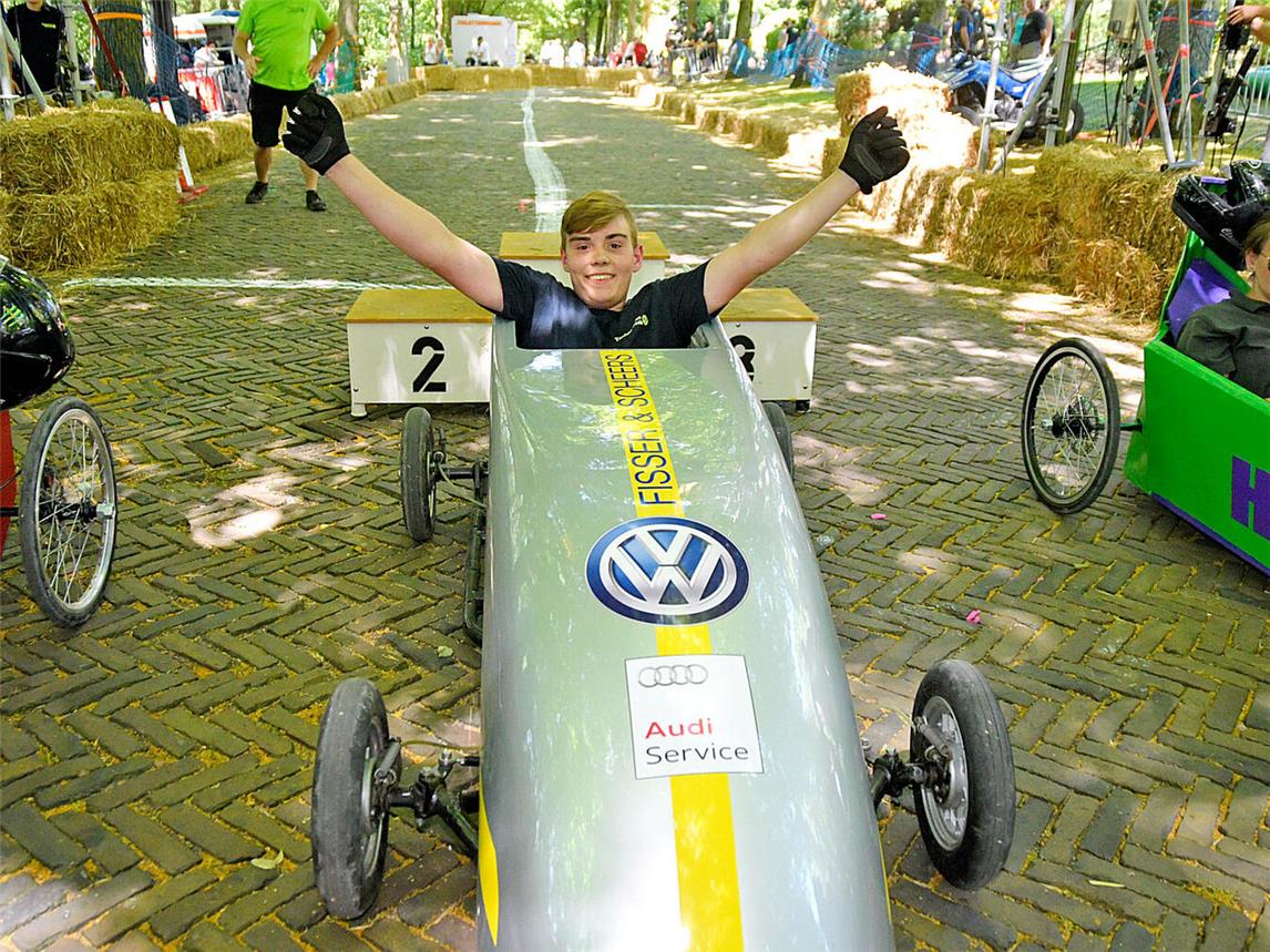 So sehen Sieger aus: Am 1. und 2. September darf auf dem Eltenberg nach spannenden Rennen wieder gejubelt werden. NN-Foto (Archiv): Rüdiger Dehnen