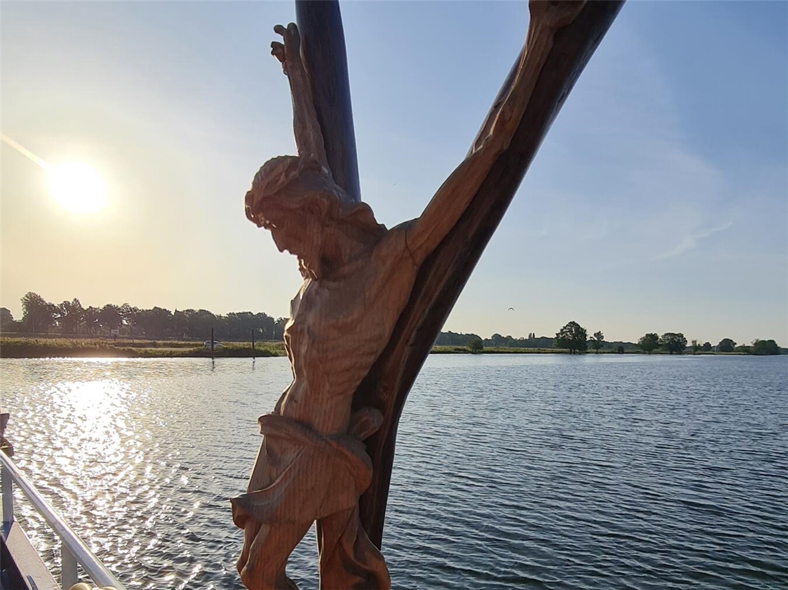 Sonnenaufgang auf der Maasfähre. Foto: privat
