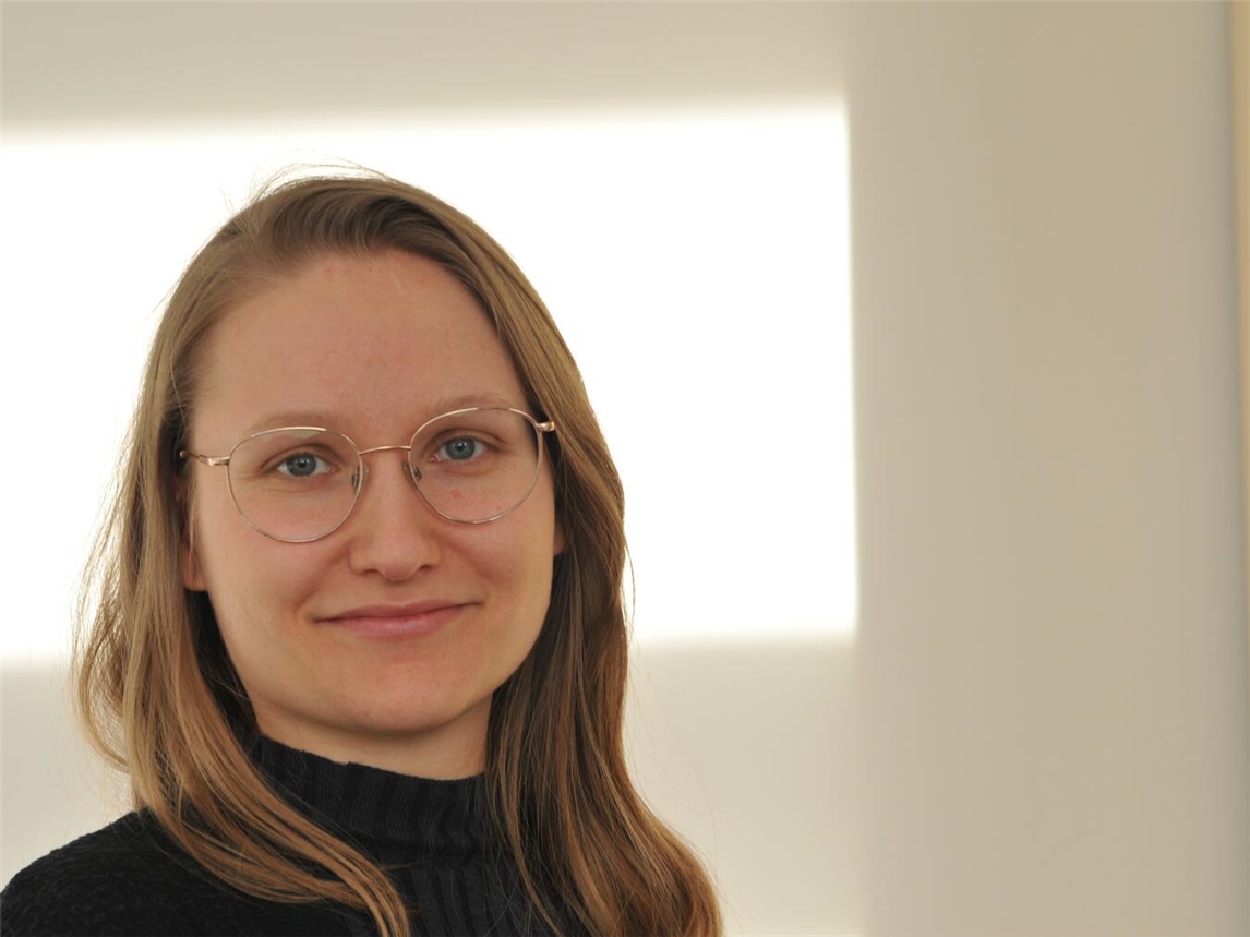 "Soziologin Friederike Müller, Exzellenzcluster Religion und Politik, Universität Münster, Porträtfoto"