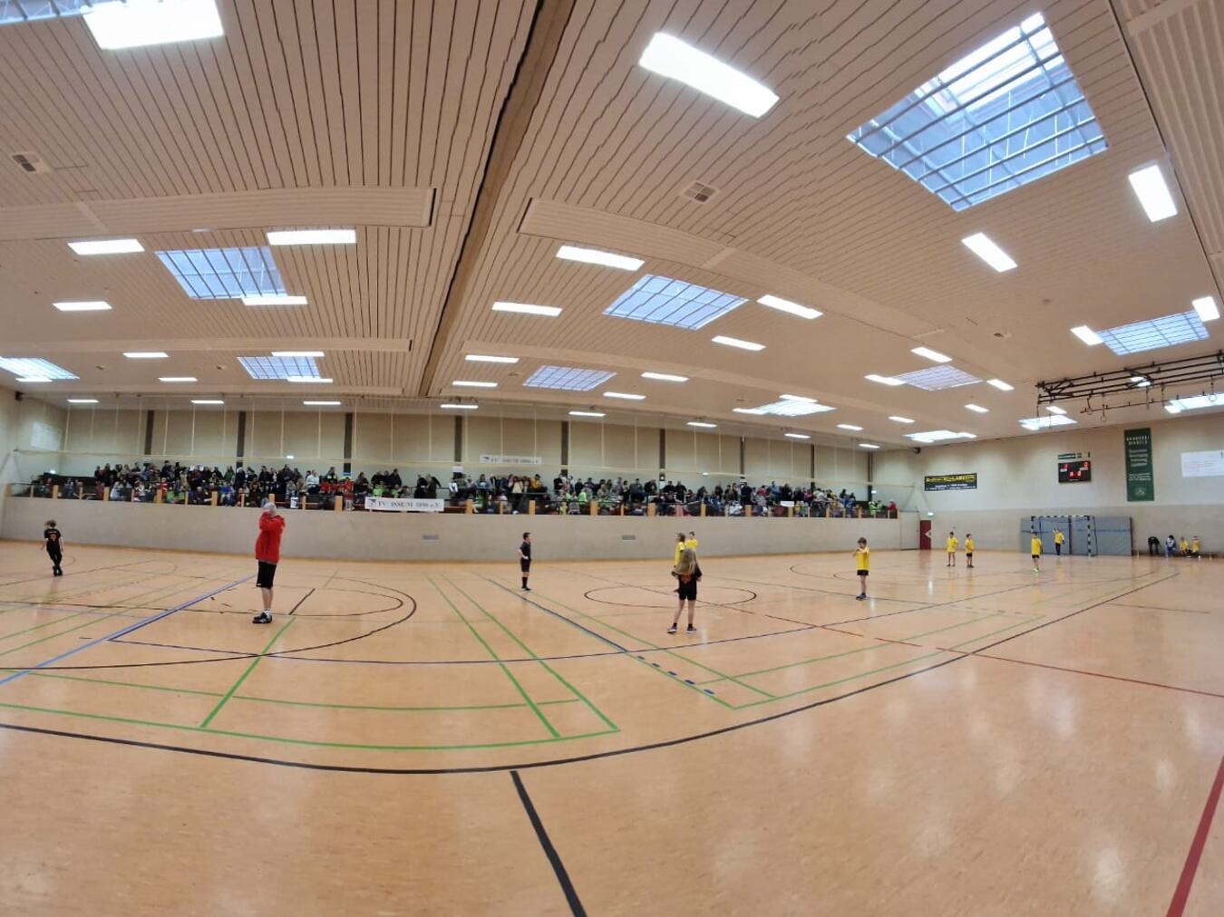 Spannende Spiele und jede Menge Teamgeist prägten das 28. Kinderfußballturnier in Issum. Foto: Gemeinde Issum