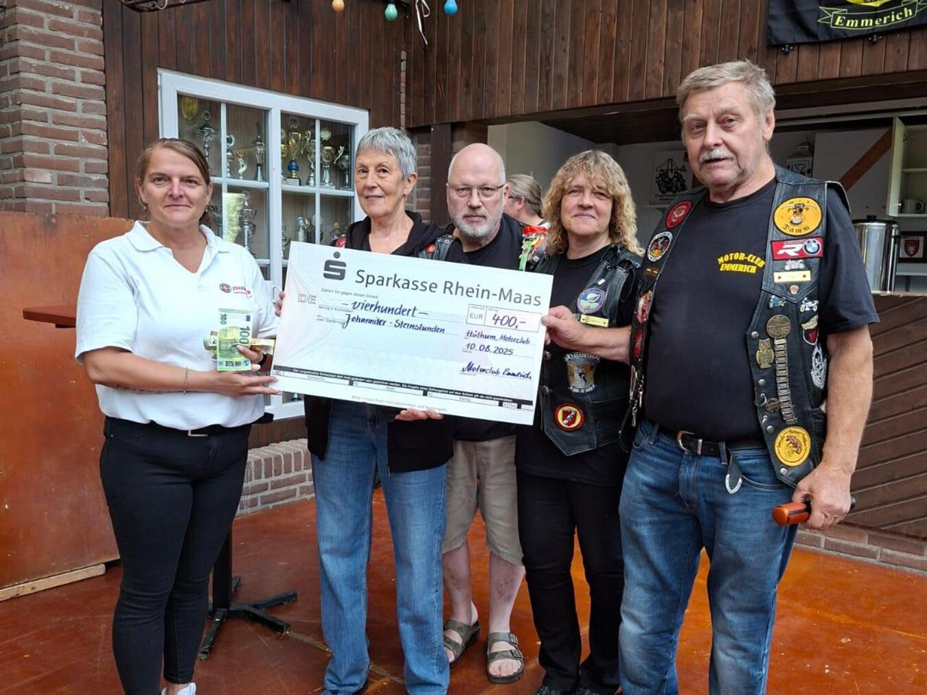 Spendenübergabe im Rahmen des MCE-Bikerfrühstücks. Foto: privat