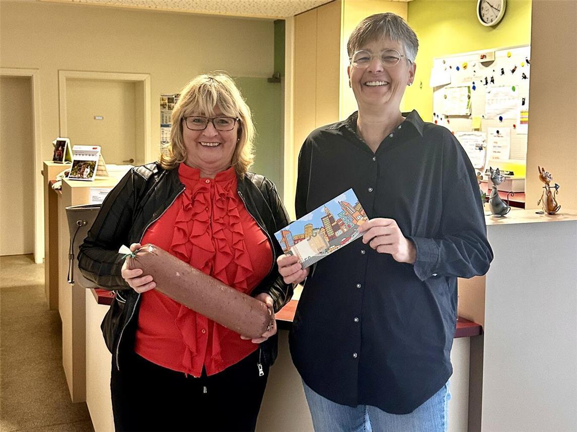 Spendenübergabe von Sigrid Bisschop im Tierheim Pfötchenfreunde Viergarten. Foto: privat