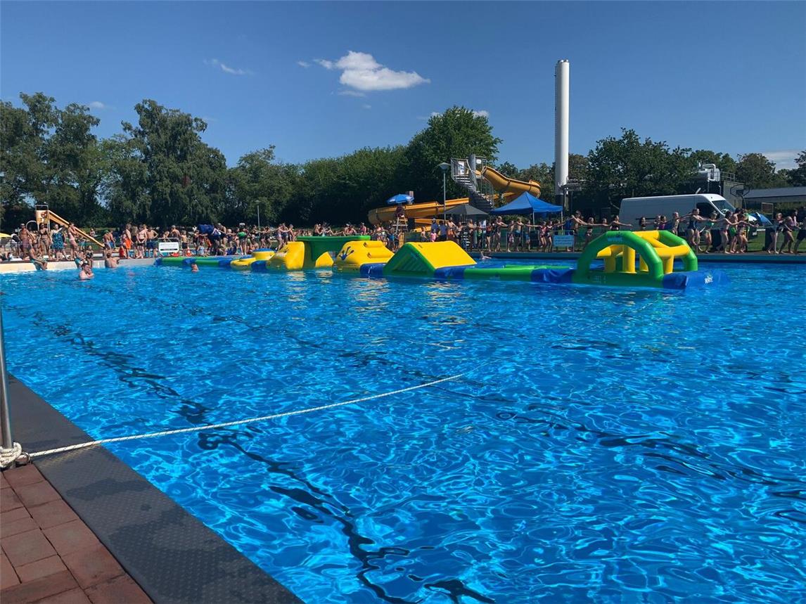 Spiel und Spaß erwarten die Besucher im Freibad Kevelaer. Foto: © Wallfahrtsstadt Kevelaer