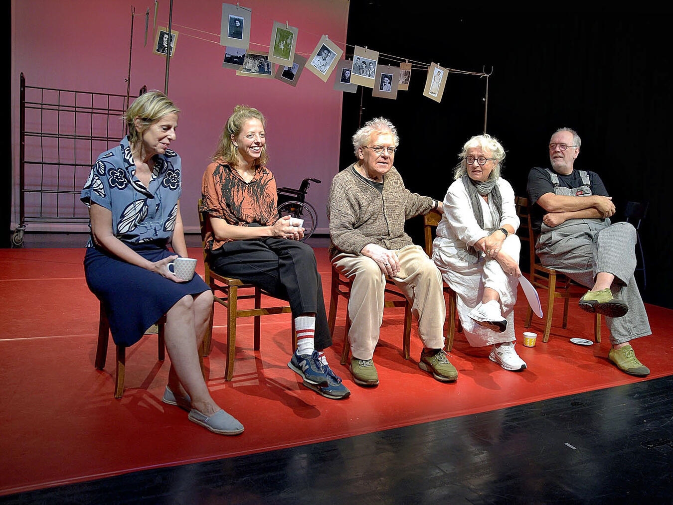 Vom Theater des Lebens Sprechen über das Theater (v.l.): Trü Kobusch, Charlotte Höflich, Sjef van der Linden, Crischa Ohler und Peter Eckartz. NN-Foto: Rüdiger Dehnen
