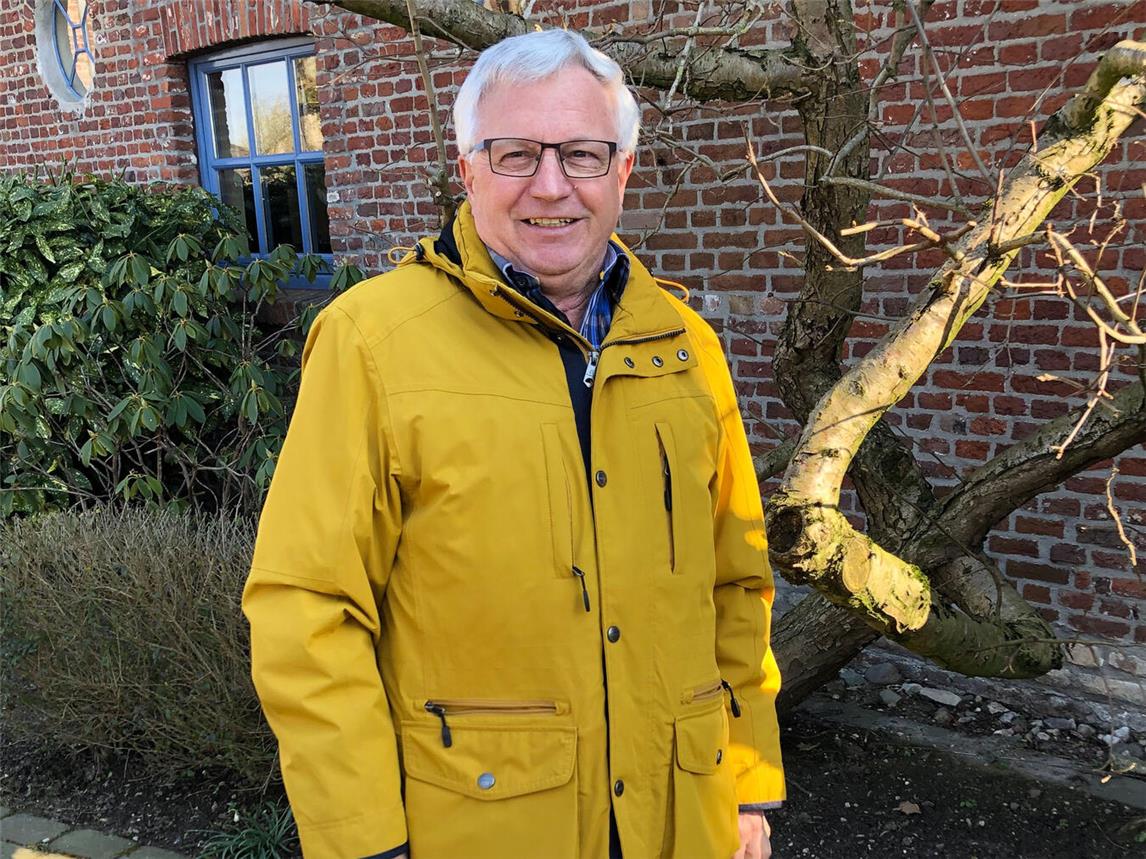 Stadtführer Hans-Heinz Hübers weiß in der zweistündigen Tour allerlei Geschichten und Anekdoten zu erzählen. Foto: WTM