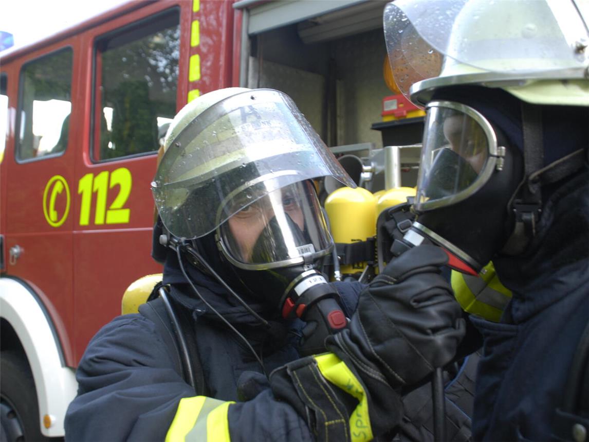 Ständiges Training dient auch der eigenen Sicherheit: Die Freiwillige Feuerwehr Geldern lädt ein zum „Tag der offenen Tür“ und informiert über ihre Arbeit.Foto: Gerhard Seybert