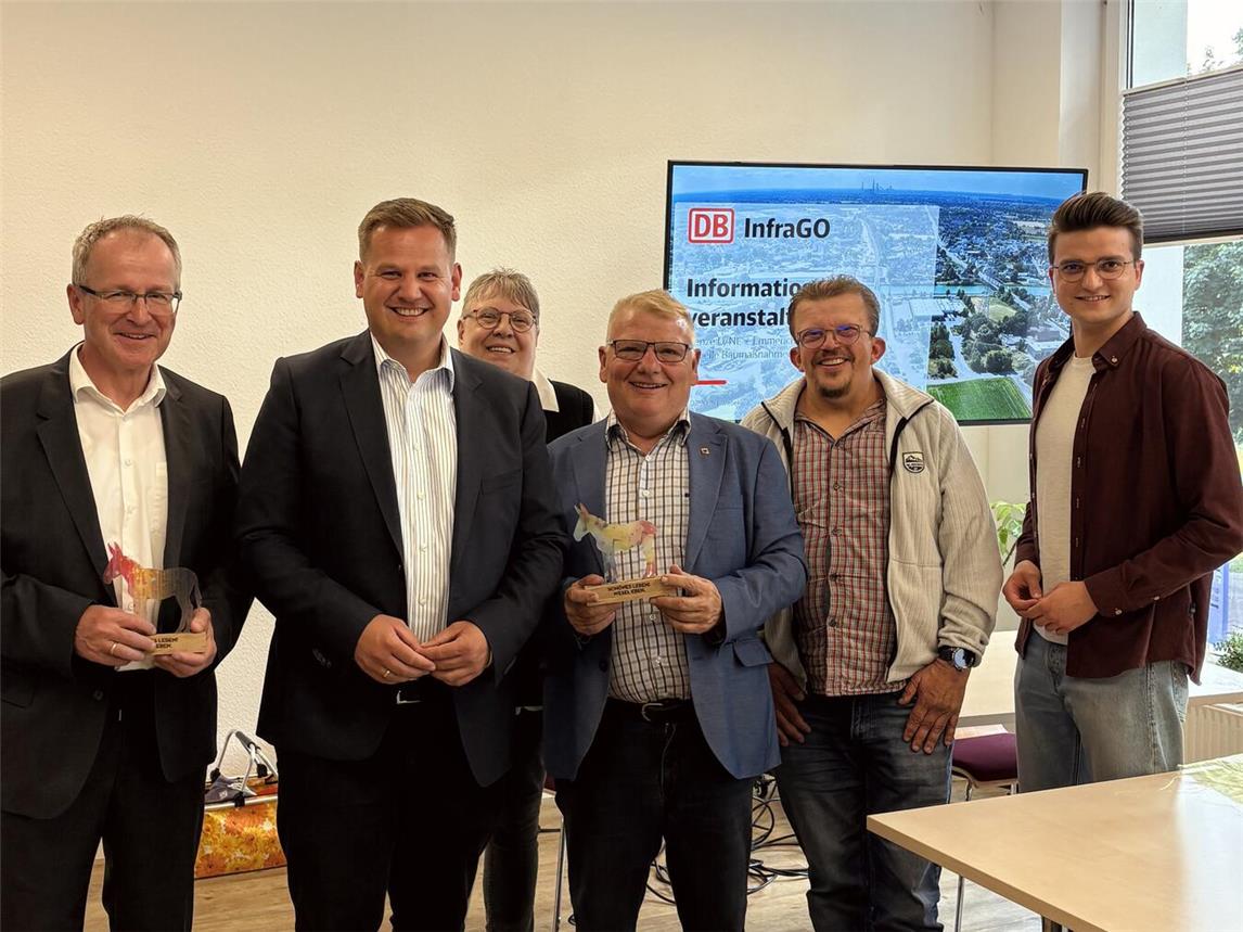 Stefan Ventzke (Projektleiter Betuwe-Ausbau), Rainer Benien (Bürgermeisterkandidat), Silvia Blum (Inklusionsbeirat Wesel), Norbert Schilff (Erster Bürgermeister Stadt Dortmund), Frank Meier (Inklusionsbeirat Wesel) und Maksim Bondarenko (Vorsitzender SPD Wesel-Mitte, Büderich, Ginderich; v.l.) tauschten sich aus. Foto: SPD.