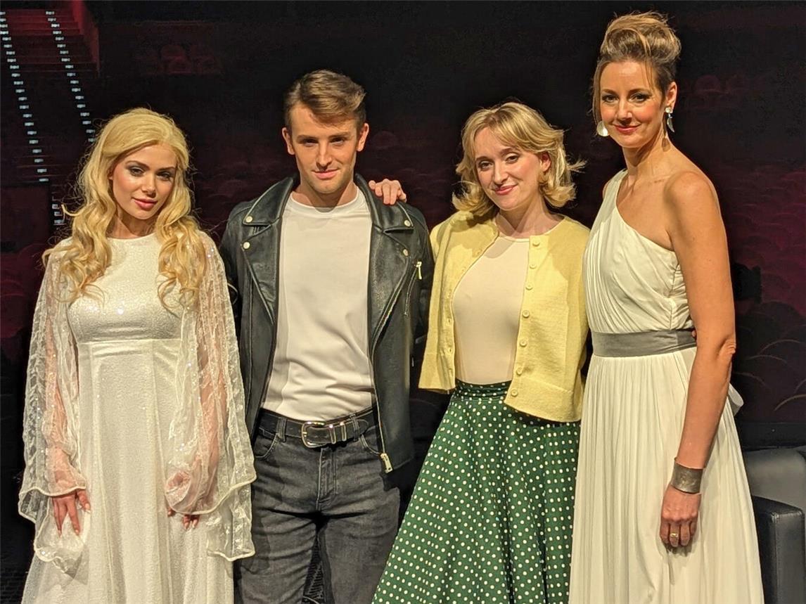 Stehen bald im Metronom Theater in Oberhausen im Rampenlicht: (v.l.): Marie Wegener, Ben Darcy, Lottie Power und Bettina Mönch. Foto: vs