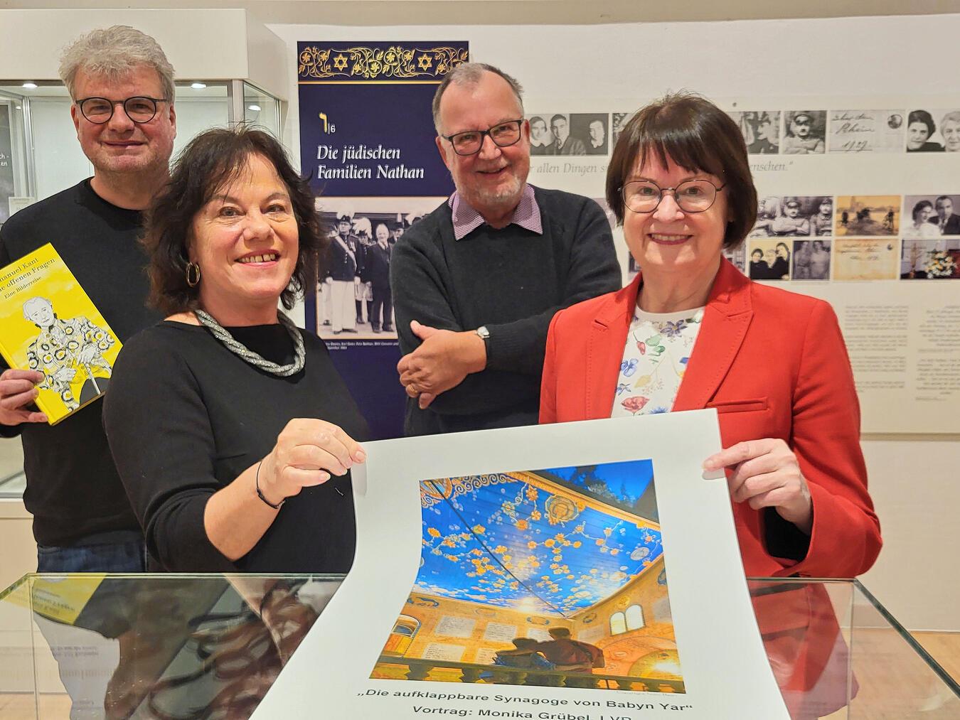 Stellen das Programm von Pro Kultur für das Veranstaltungsjahr 2024 vor: (v. l.) Thomas Brokamp, Ute Wins-Jansen, Norbert Kohnen und Irene Möllenbeck.NN-Foto: MB