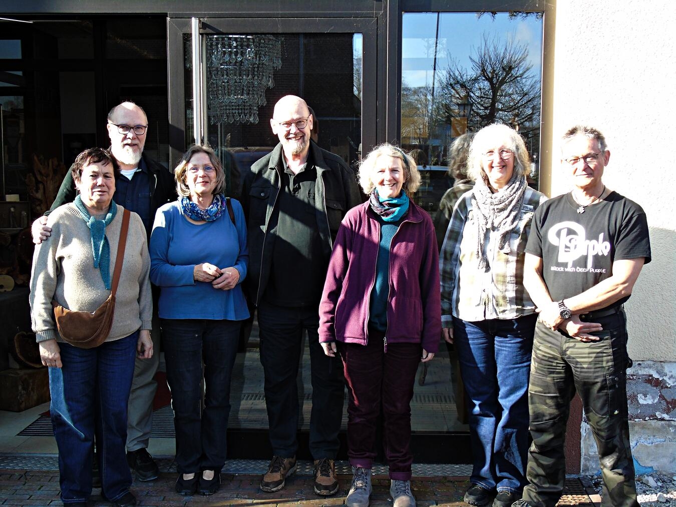 Stellen in der Statt-Galerie aus: (v.l.n.r.) Nanni Wagner, Jörg Möller, , Isolde Schmitz-Becker, Hans-Jürgen Küster, Ilona Nowak, Christa Schumacher und Markus Roosen.Foto: Ralf Buchholz