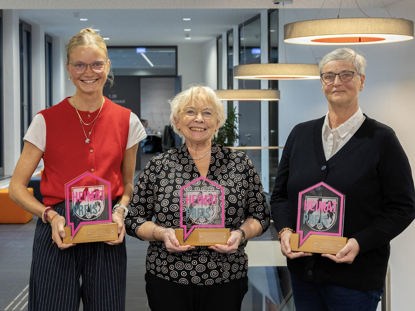 Das sind die Gewinner Strahlende Gewinner (v.l.): Pia Dorißen, Hannelore Erkens und Christa Jacobs. Foto: Stadt Kleve