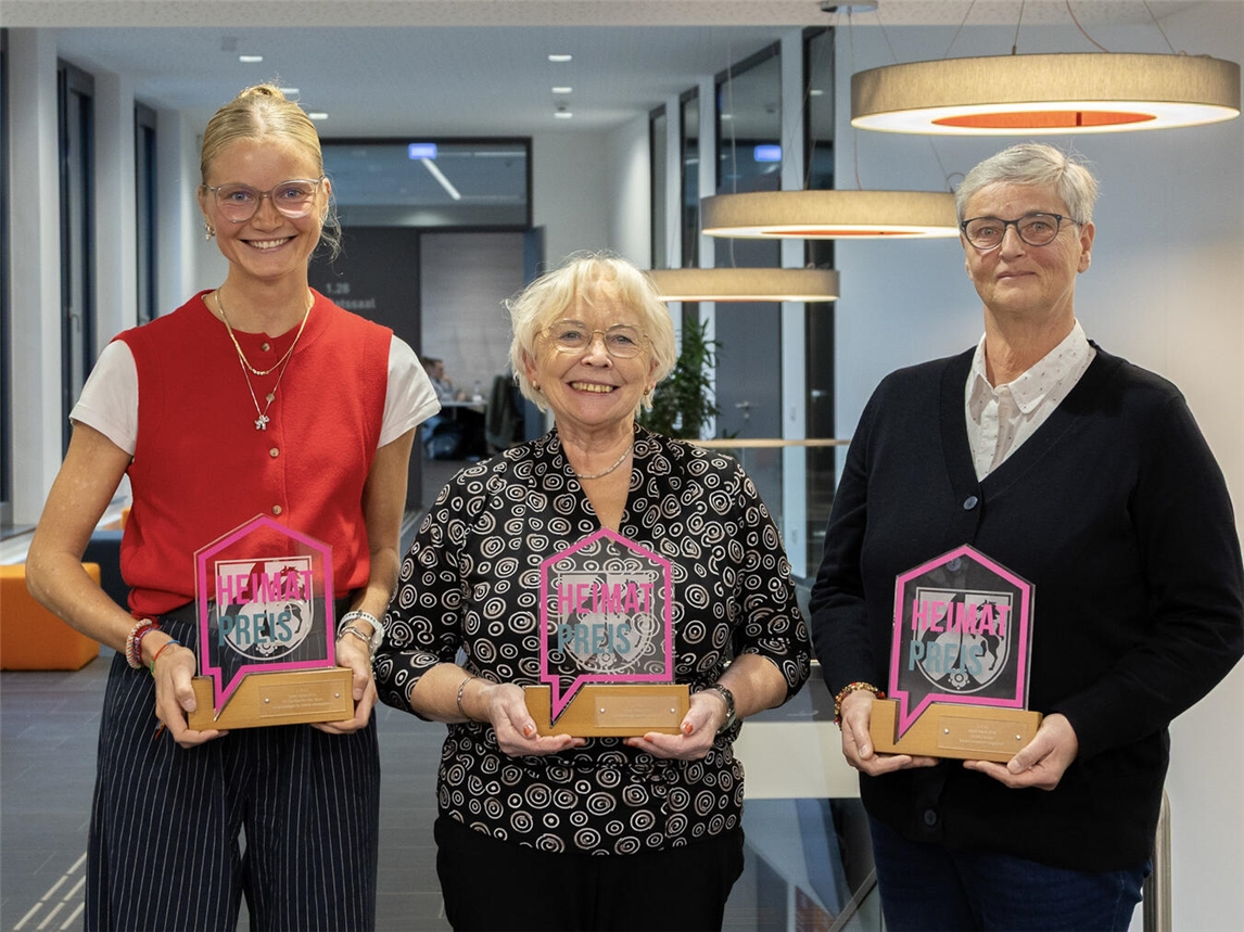 Strahlende Gewinner (v.l.): Pia Dorißen, Hannelore Erkens und Christa Jacobs. Foto: Stadt Kleve