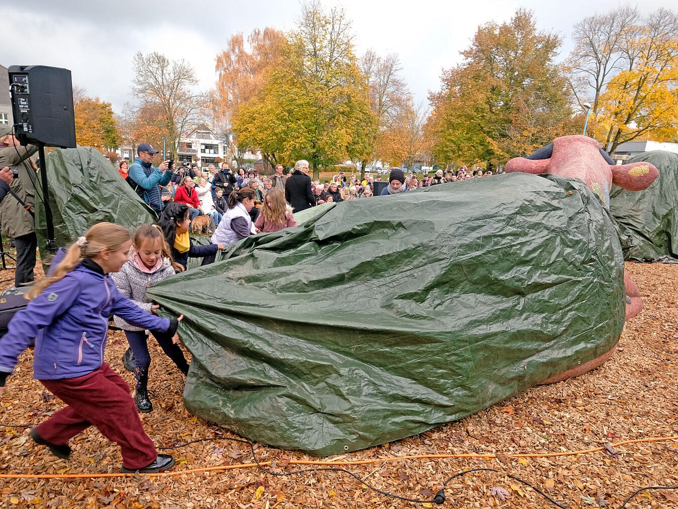 Stück für Stück wurde das bespielbare Kunstwerk freigelegt... NN-Foto: Rüdiger Dehnen