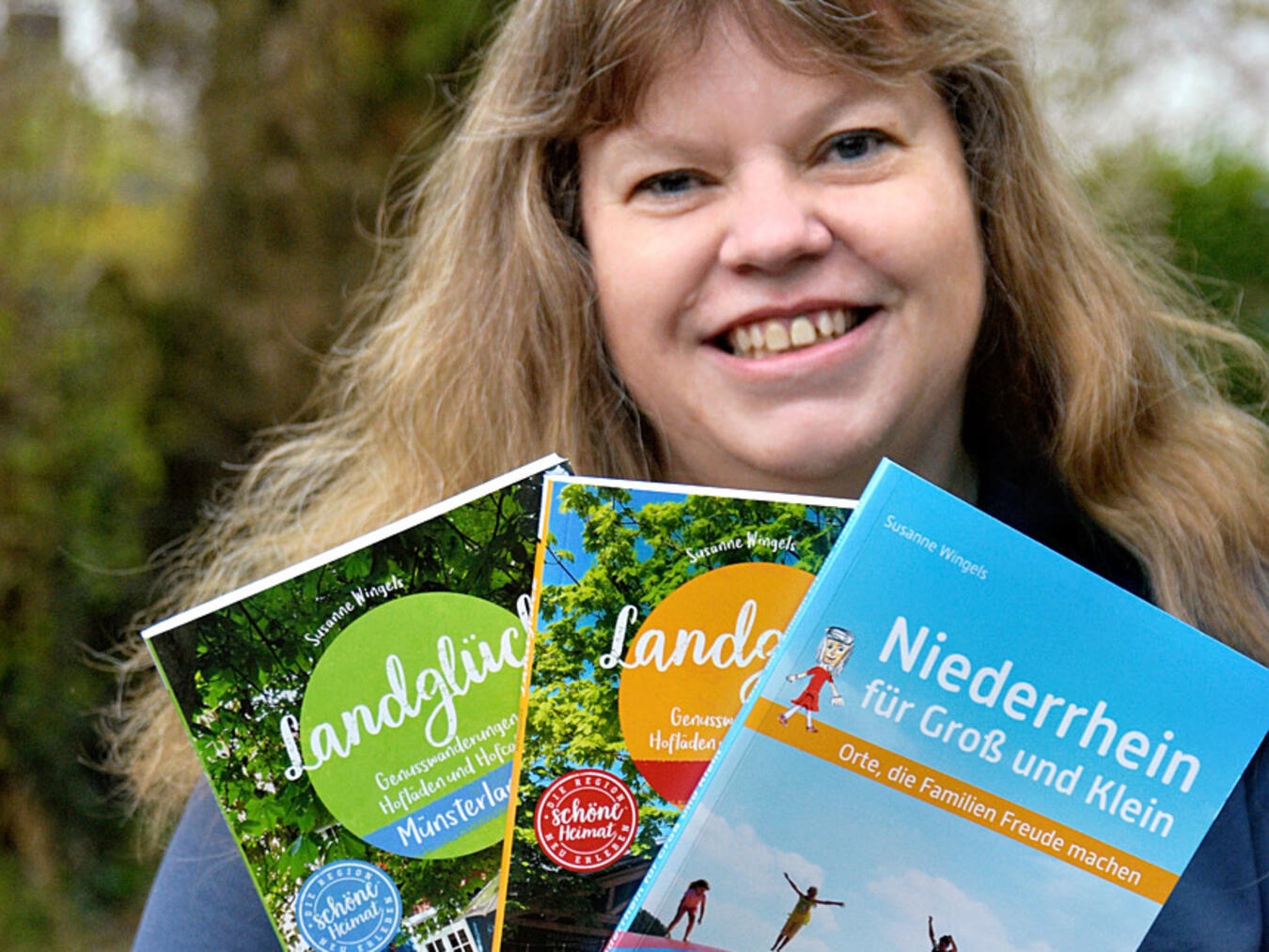 Susanne Wingels mit ihren „Drillingen“. NN-Foto: Rüdiger Dehnen