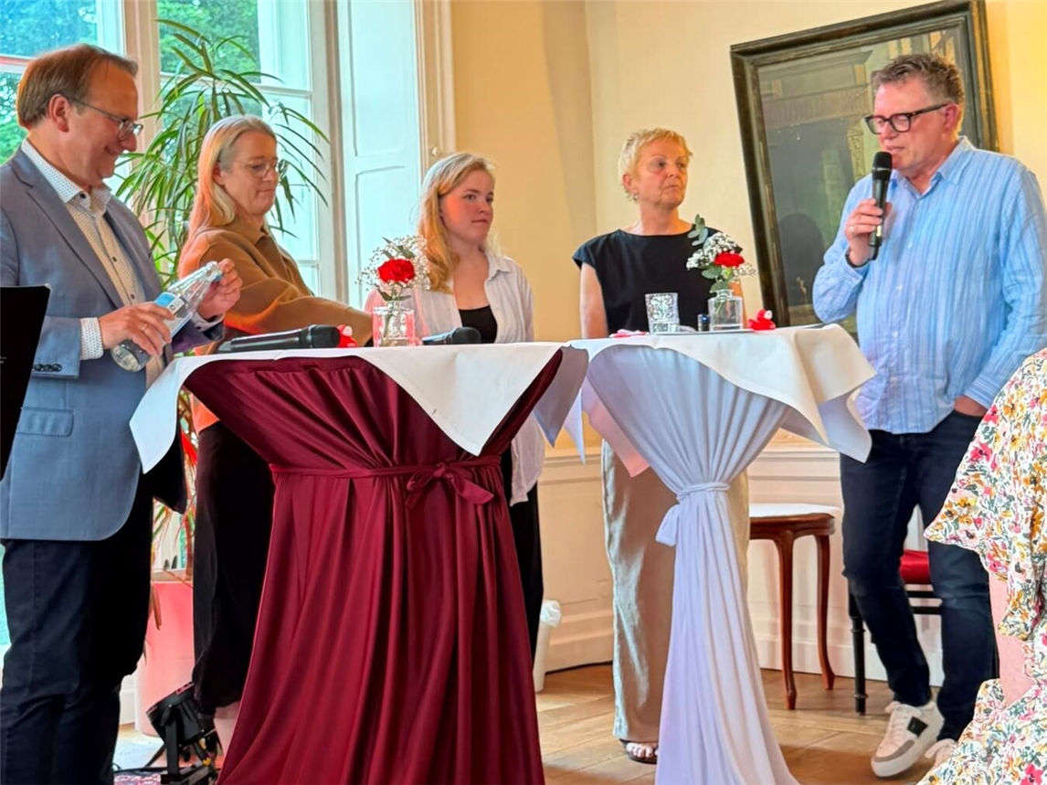 "Talkrunde beim Jahresempfang der SPD Kreis Kleve mit Thorsten Rupp, Sandra Eerden, Celine Hendricks, Wilma Leenen und Jürgen Franken."